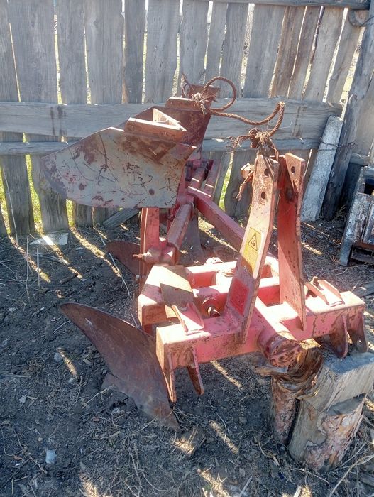 Продам плуг в хорошем состояние. 200 тыс.