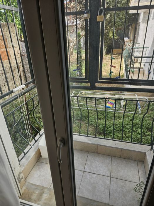 Паралия Офринио ТРИСТАЕН апартамент с две тераси и двор .