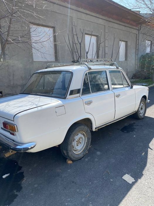 Vaz 21011  zapchastka