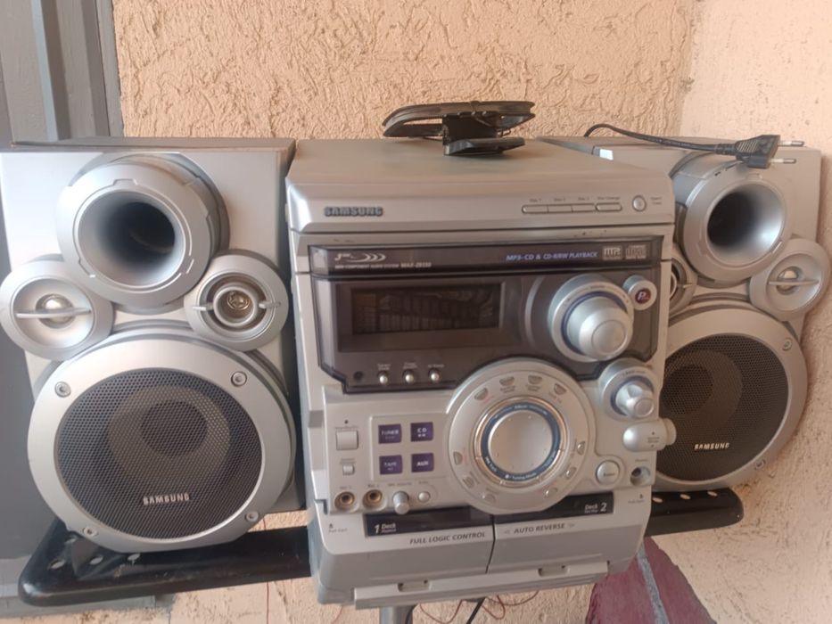 Музыкальный центр