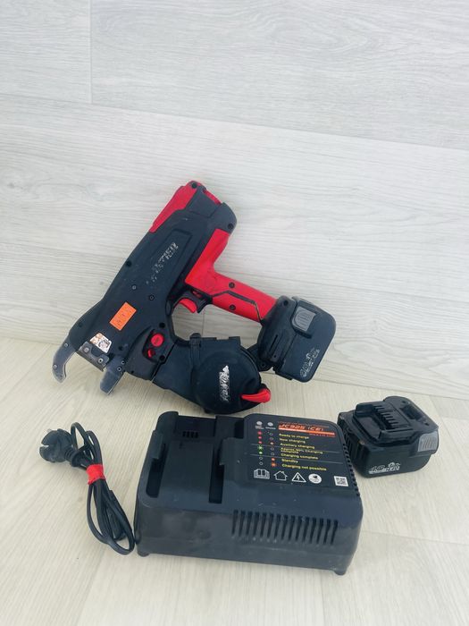 Max RB 441 masina de legat fier beton