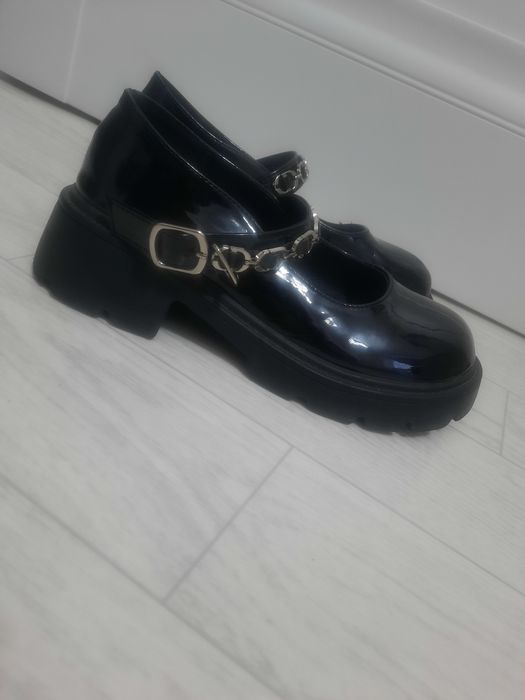 Туфли      чёрные детские