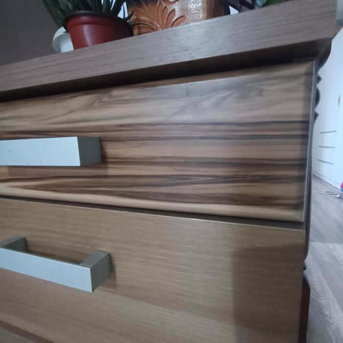 Тумбочка прикроватная