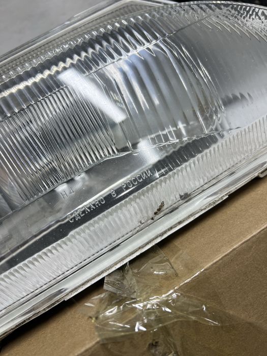 Продам правую фару 2114