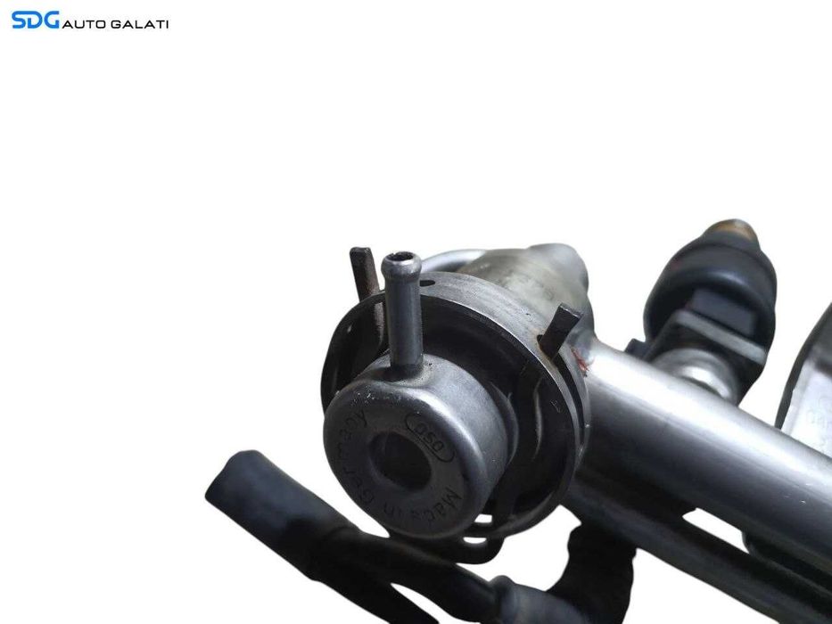 Rampa cu Injectoare Audi A4 B5 1.8 Benzina 1995 - 2001 Cod 058133681 443906102G [N1854]