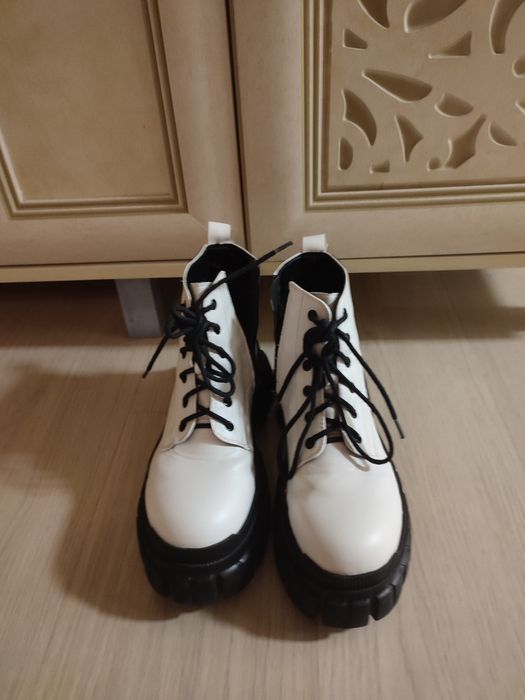 Продам женские ботинки, размер 39