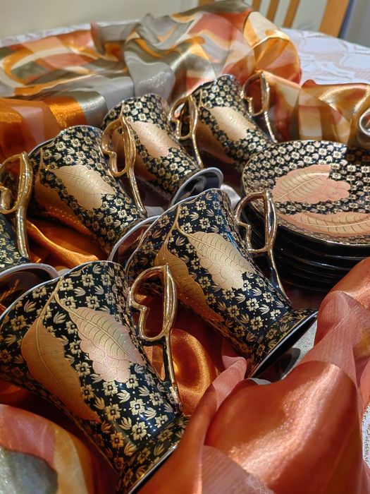 Сервиз от костен порцелан