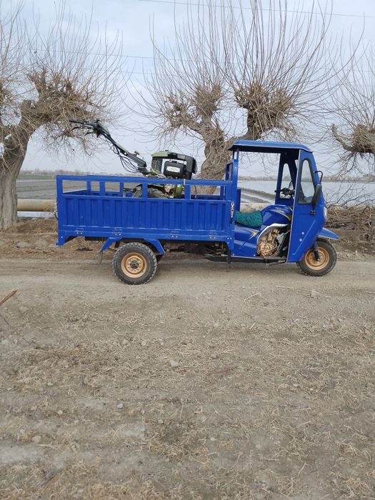 Lochin moto sotiladi