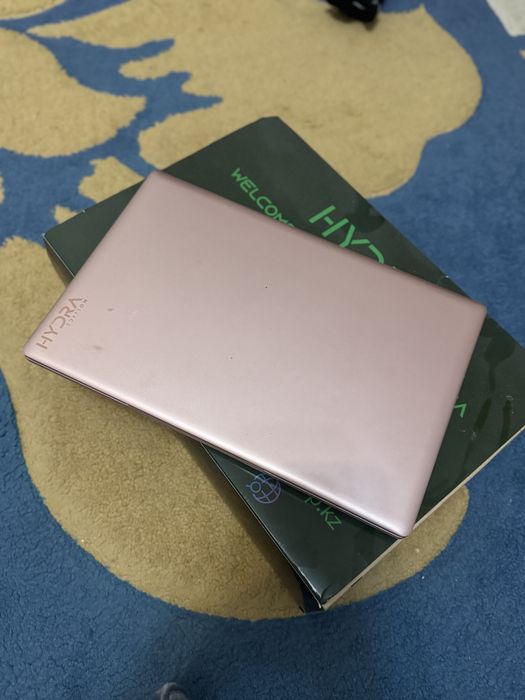 Продам ноутбук hydra, почти новый