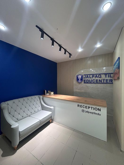 Мебель для детского центра / офиса(диван, ресепшен)