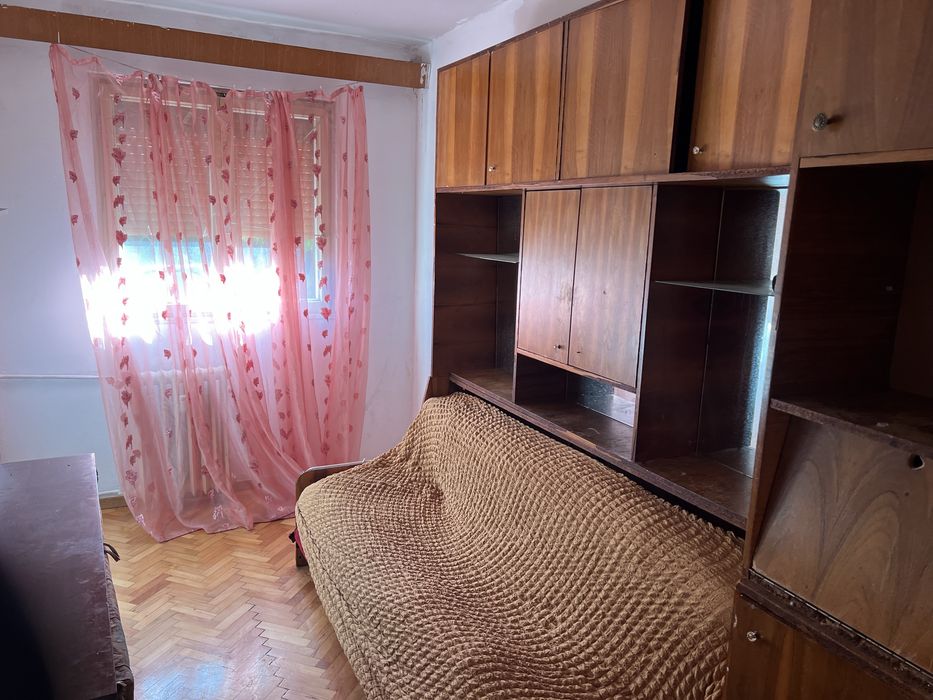 Apartament de inchiriat in Vlaicu,3 camere decomandate,etajul 2