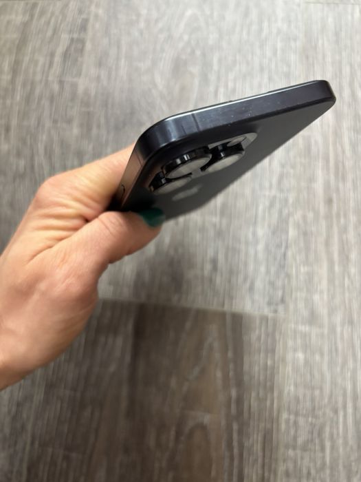 Продавам iPhone 15 Pro Max 256 GB като нов