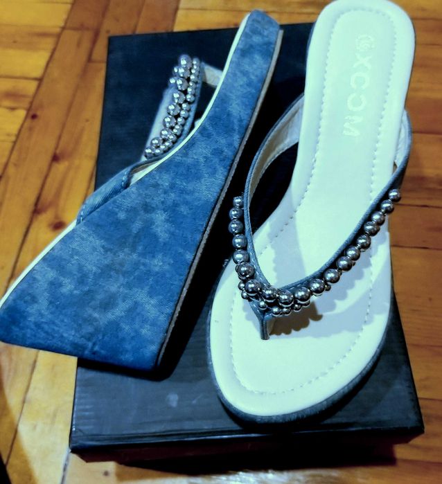 Босоножки-шлепки женские