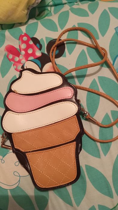 Продам красивые  сумочки.