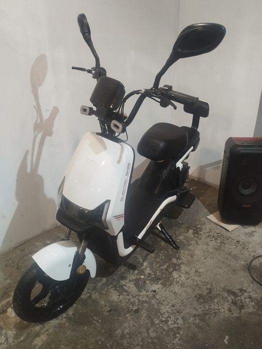 Продам электроскутер электровелосипед