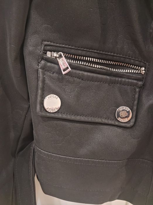 Оригинално Яке на Guess