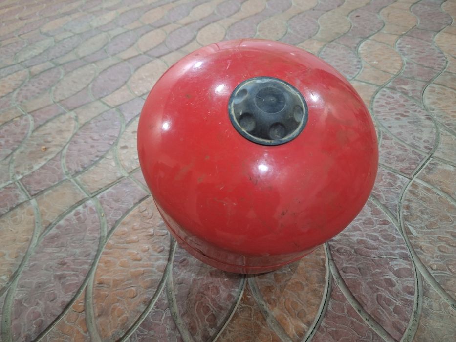 продаётся расширительный бак