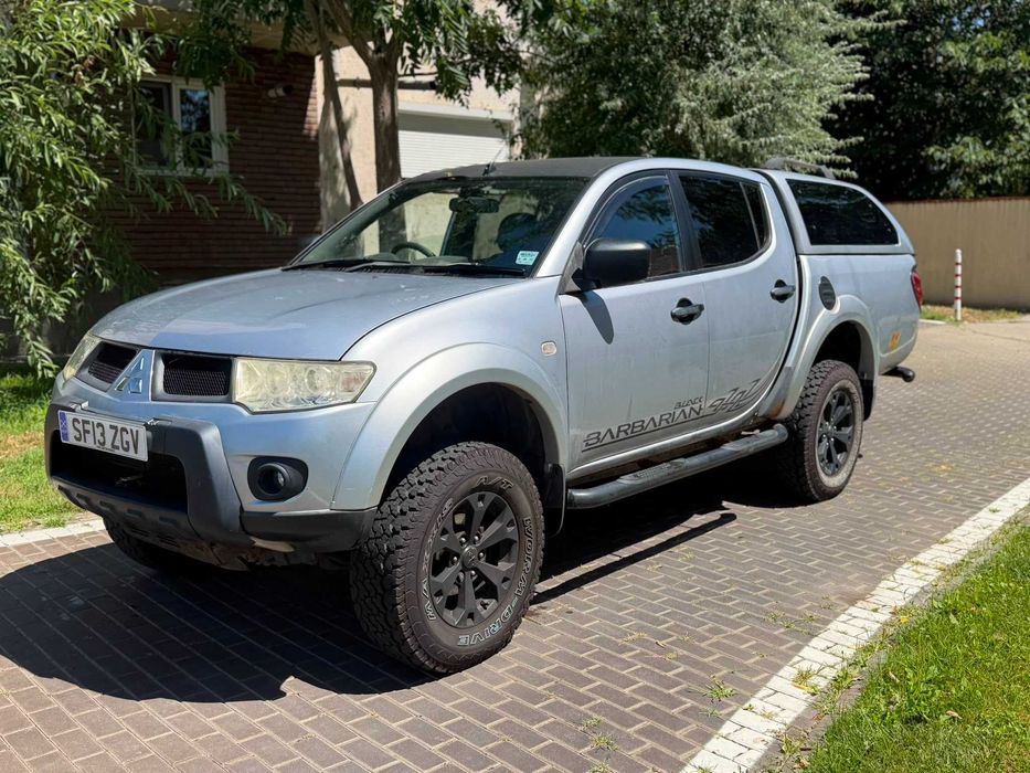 Mitsubishi L200 BARBARIAN BLAC 4X4 2013