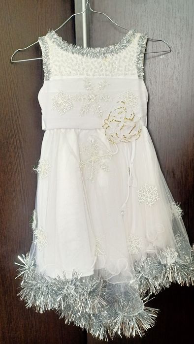 Продам платье для девочки