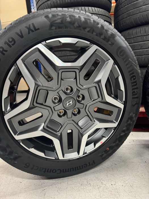 Jante Hyundai Santa Fe R19 Originale Continental de vara 99% 45/2023
