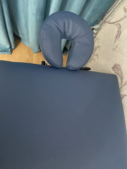 Продам кушетку массажную.