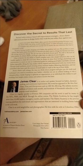 Книга Atomic habits James Clear
