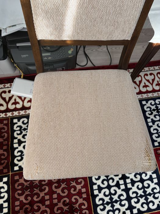 Деревянные стулья для кухни