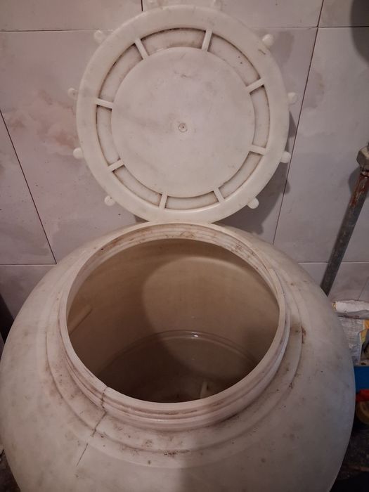 Бидон пластмасов 140 литра