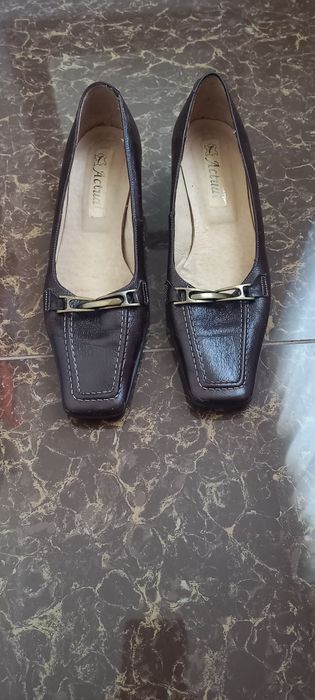 Pantofi din piele