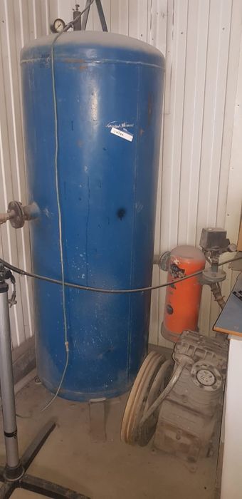 Продам компрессор для с.т.о и шиномантажа