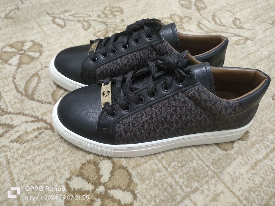 Mishael Kors кроссовки