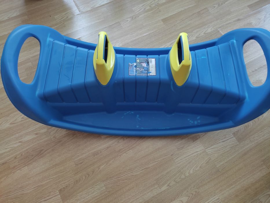 Качели детские+ игрушки