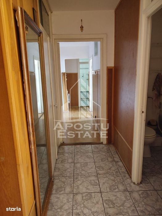 Apartament cu 2 camere de închiriat- centrala proprie, zona Lipovei