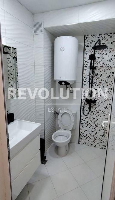 Дава се под наем Тристаен апартамент в Варна, Левски - 78 кв.м за 787.95 € - Снимка #2