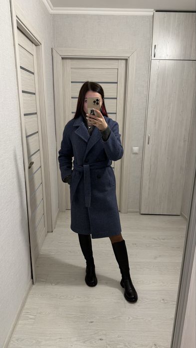Продам 3 пальто и 1 тренч
