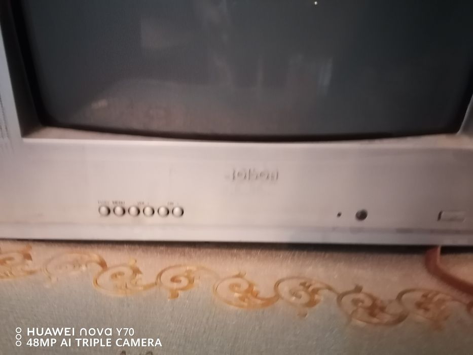 Продам телевизор Roison