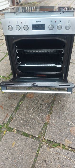 Фурна за вграждане с котлони gorenie