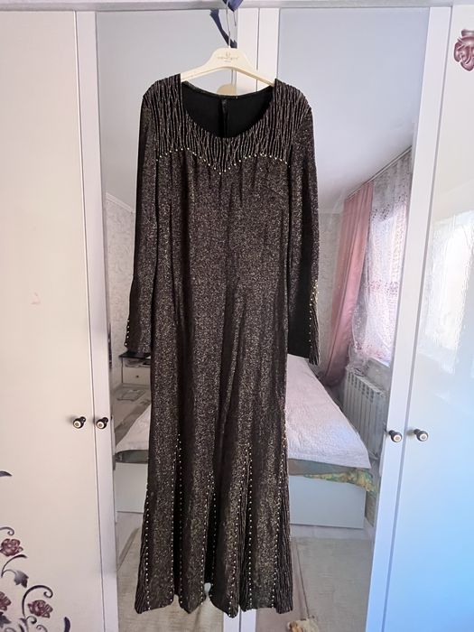 Платье почти новый