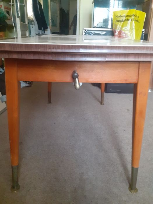 Vând Masă extensibilă și reglaj înălțime, 350 lei