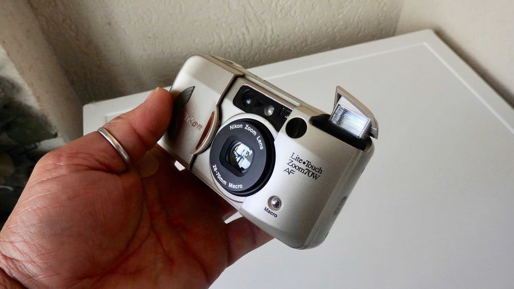 Nikon Lite Touch Zoom 70W - 28-70mm