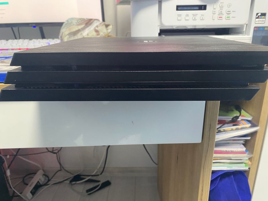 Playstation 4 Pro 1TB 7 Games