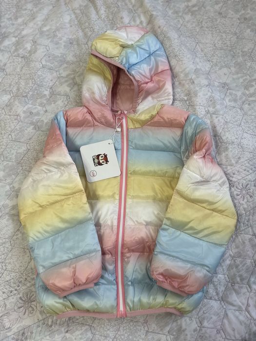 Демисезонная курточка на девочку