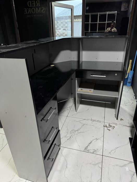 Продам шкафы и ресепшен