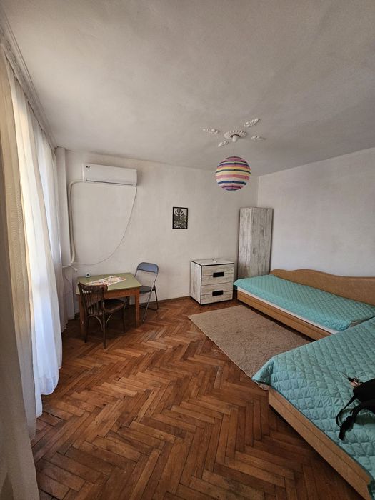 Едностаен Под наем