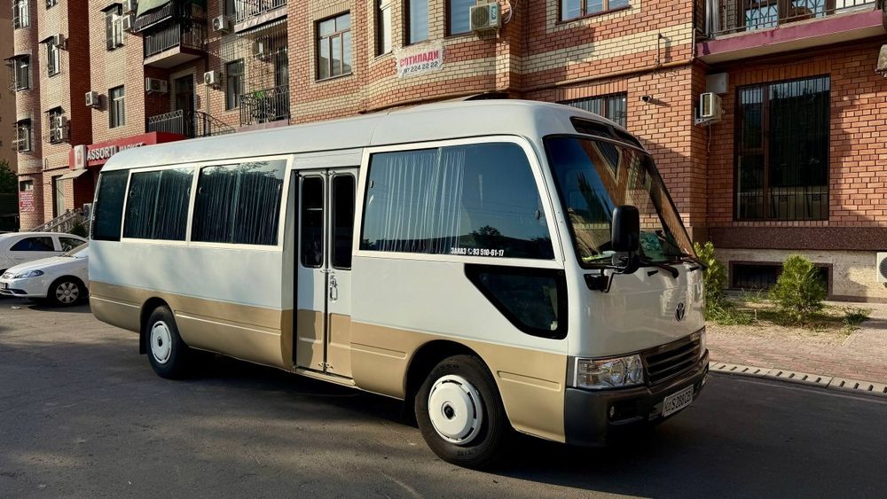 Toyota coaster  Mikroavtobus