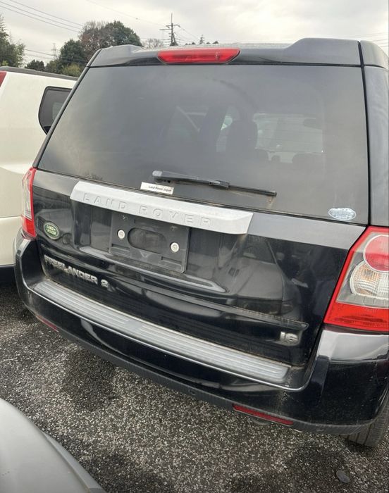 Передняя часть Land Rover Freelander.