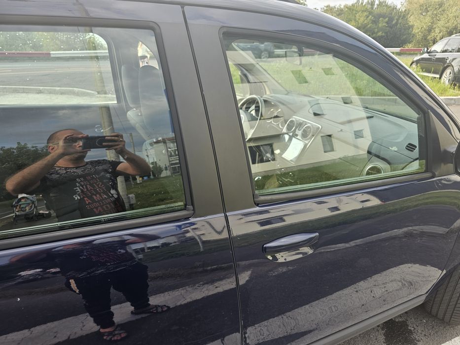 Vând Dacia lodgy