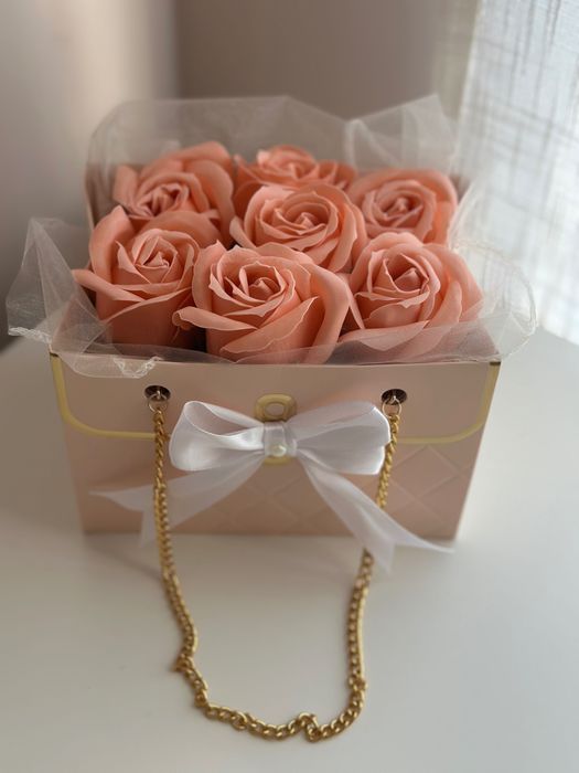 Букет от сапунени рози - подарък за празник