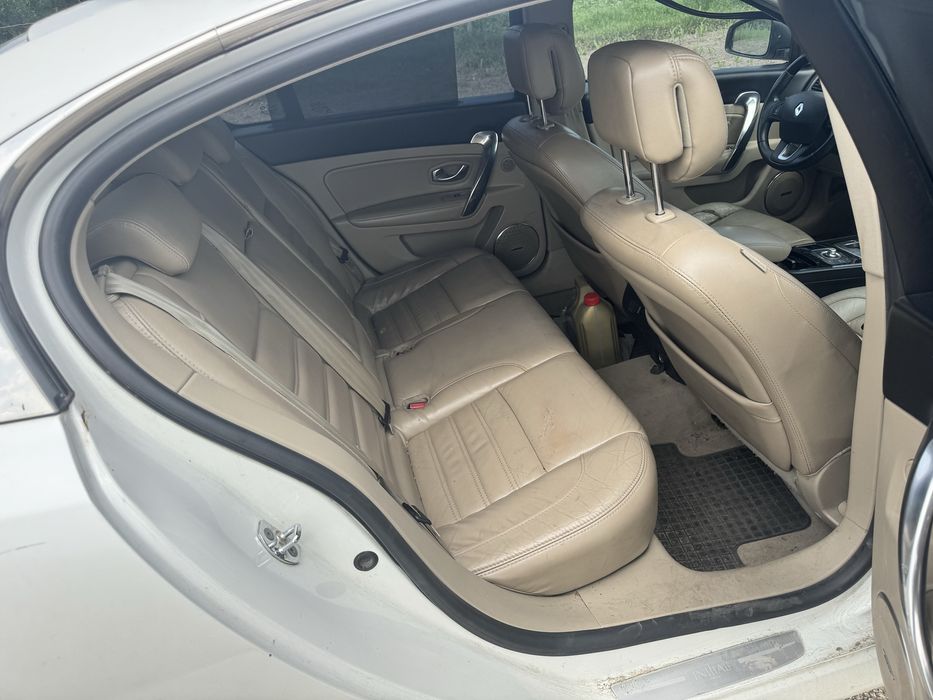 Renault Latitude 300 Diesel V9X DEZMEMBRARI