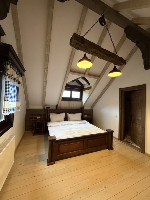 Cabana de inchiriat la poalele muntilor Piatra Craiului